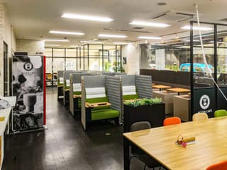 アクセアカフェ本町店