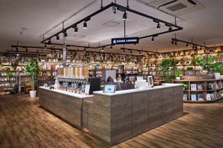 SHARE LOUNGE 新潟万代