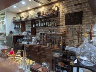 Cafe & Bar ウミノ