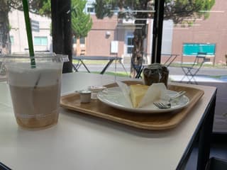 FAVO Cafe工学部図書館店
