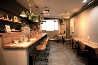 コワーキングカフェ＆バー シゴトとアソビ