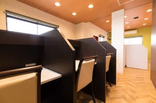 マナベント・カフェ（勉強できる会員制カフェ）