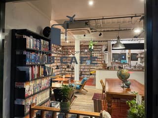 Travelbook&coffee HUB CAFE