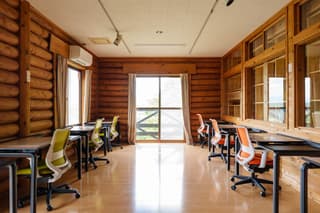 しごと・まなび場 with ブックカフェ 「風舟」