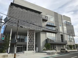 土佐市複合文化施設つなーで