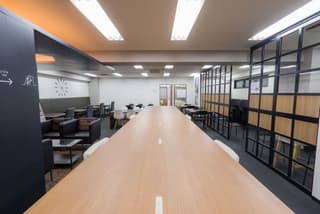 ベイシズ福岡（BASES）博多駅東貸し会議室