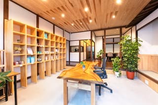 コワーキングスペース新居浜びず