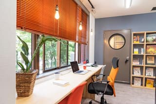 サンカクスペース