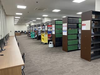 南館図書室