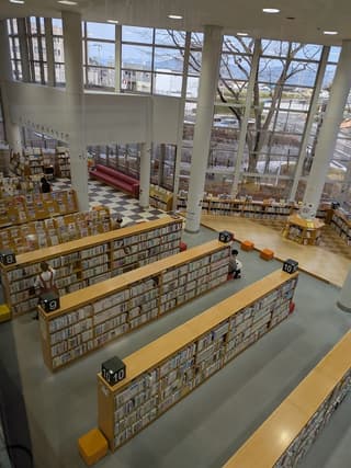 橿原市立図書館