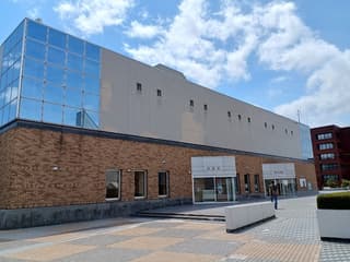 弘前市立弘前図書館