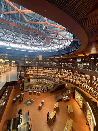 石川県立図書館