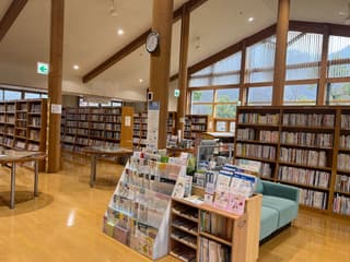 白山市立 かわち図書館