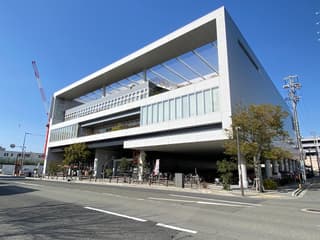 桑名市立中央図書館