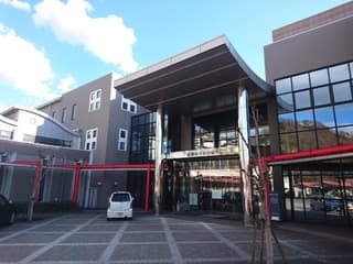 砥部町立図書館