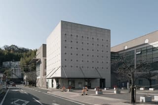 大分県立図書館