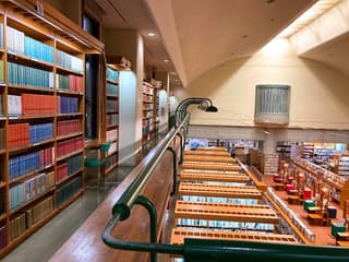 浦添市立図書館