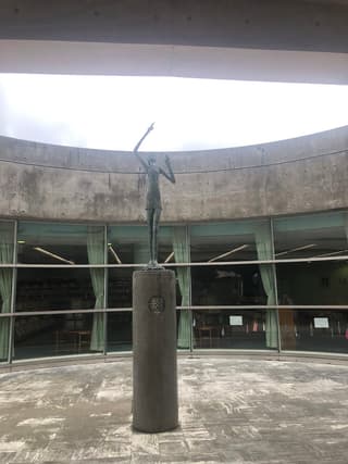 うるま市立中央図書館