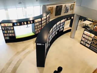 黒石市立図書館（オリンパス黒石市立図書館）
