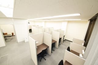 おとな自習室＜自習室うめだ 中津駅前店＞