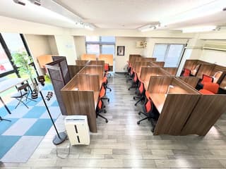 【岡山】自習室 Desk and Chair 伊島店