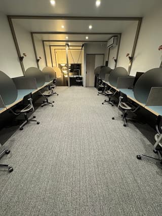 隣学セルフカフェ（コワーキング+自習室）