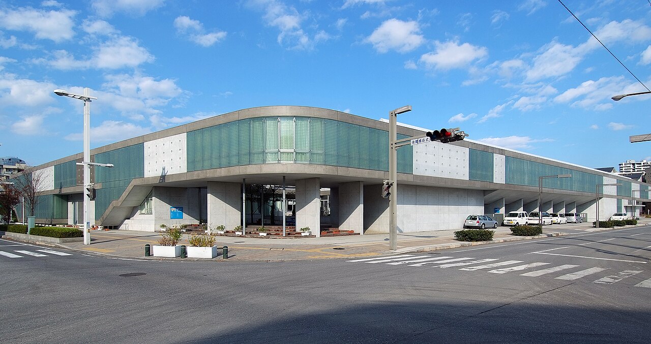 千葉市立打瀬小学校。シーラカンスが手がけた、「教室を超えた学校」の代表作のひとつ。