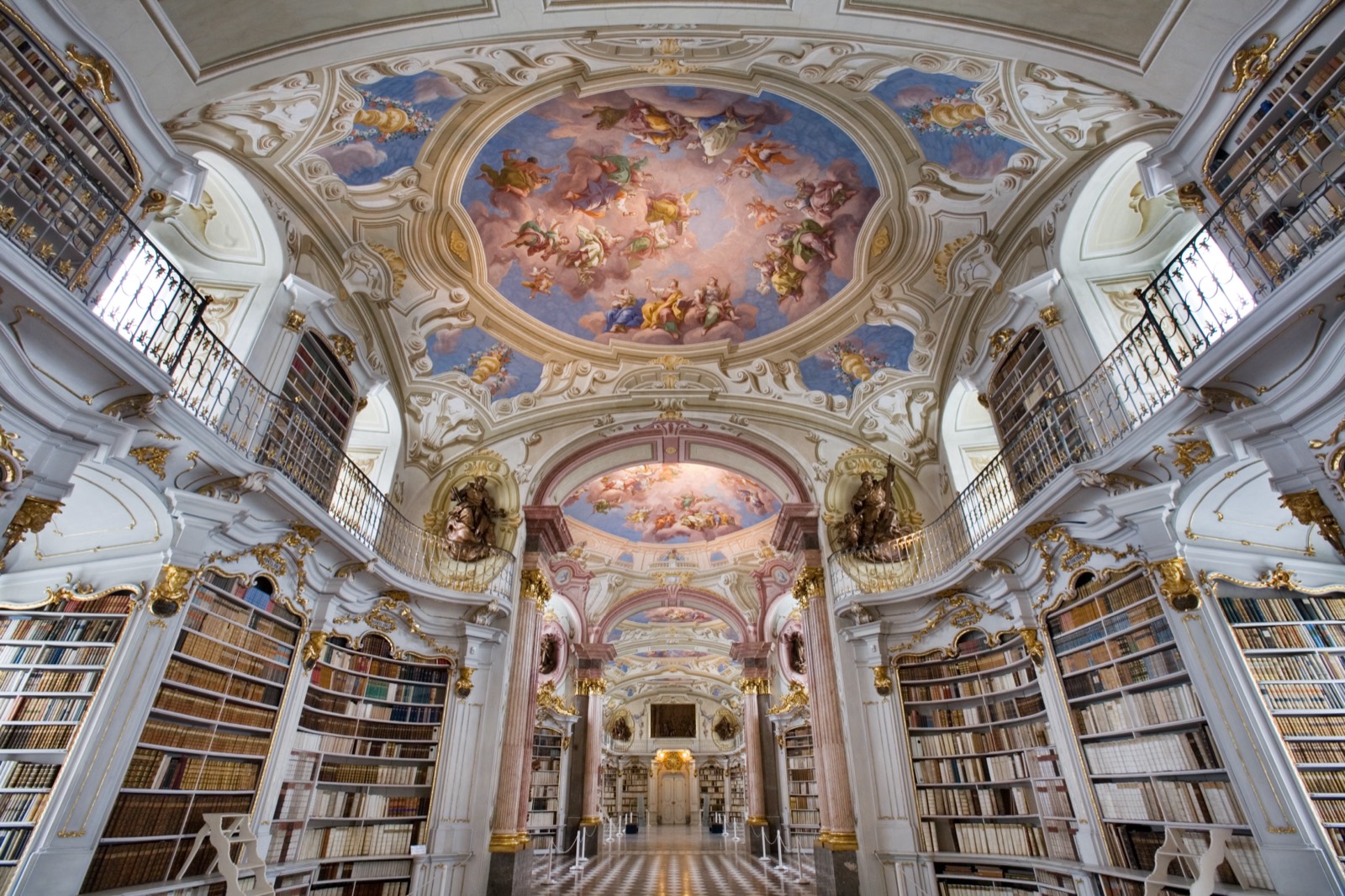 アドモント修道院図書館（オーストリア・アドモント）の図書館の写真
