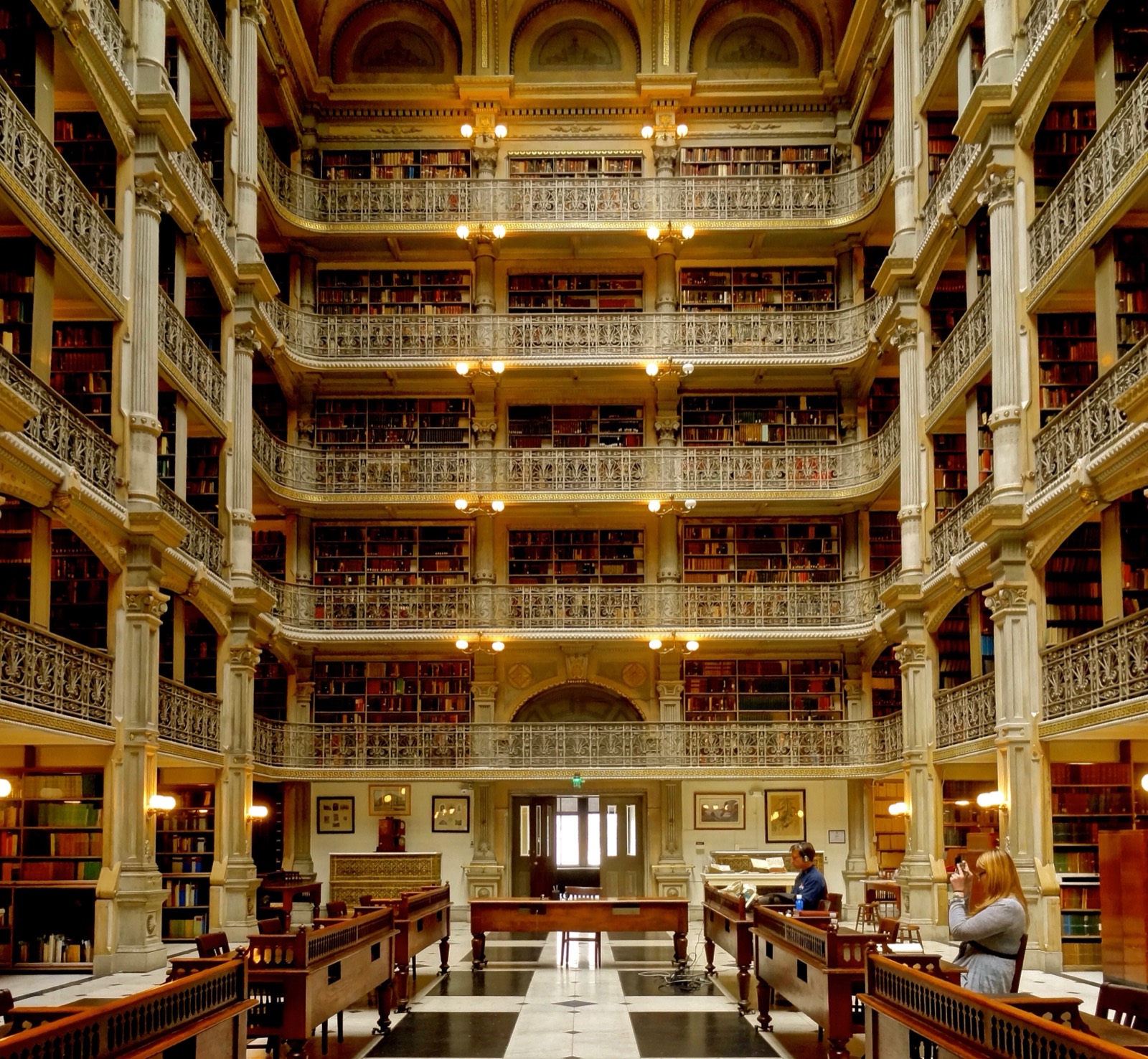 ジョージ・ピーボディ図書館（アメリカ・ボルチモア）の図書館の写真