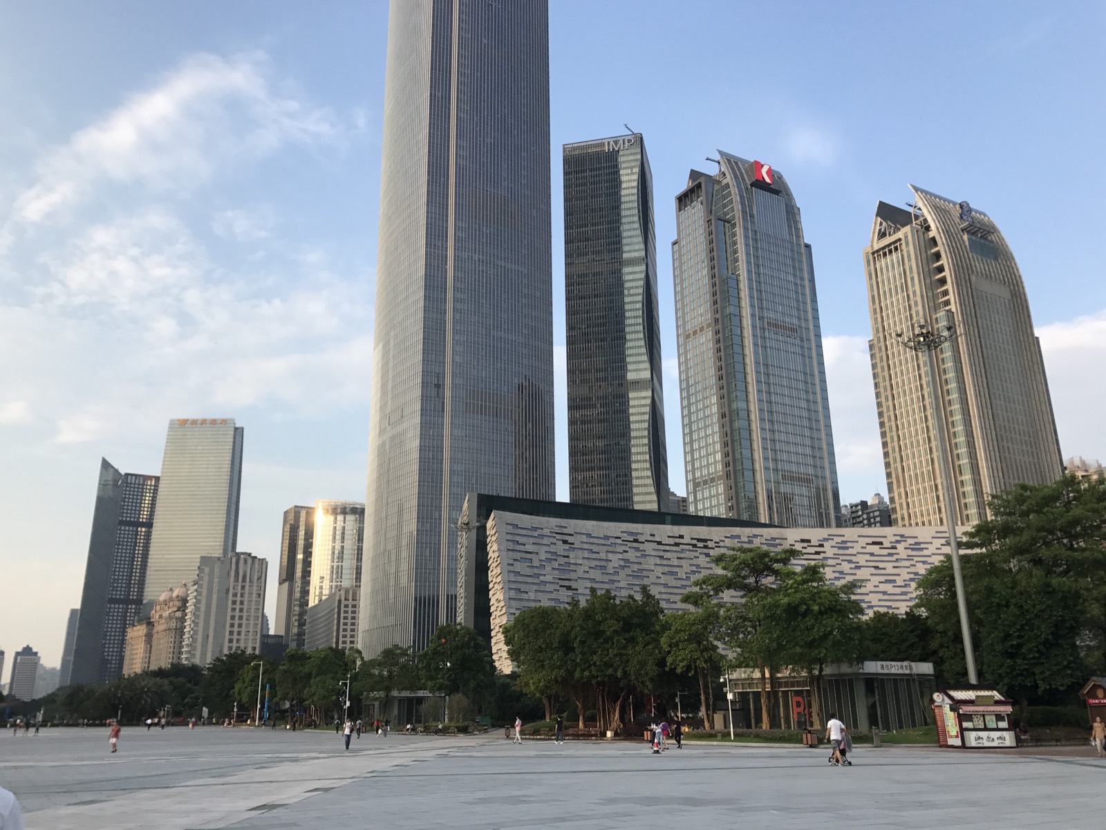 広州図書館（中国・広東省広州市）の図書館の写真