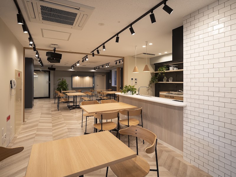 cafe & space ivy