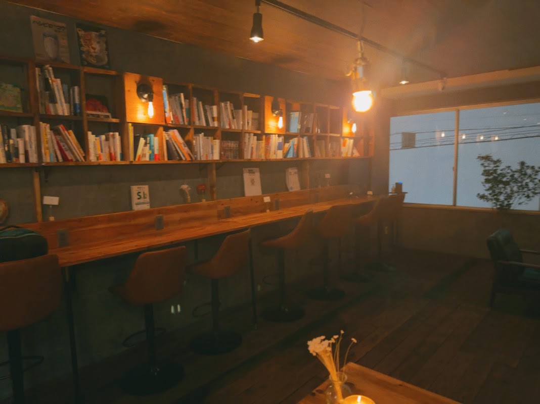 MolaCafe コーヒーと読書とバスチーと。