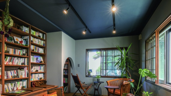 本のある喫茶室「ここに。」