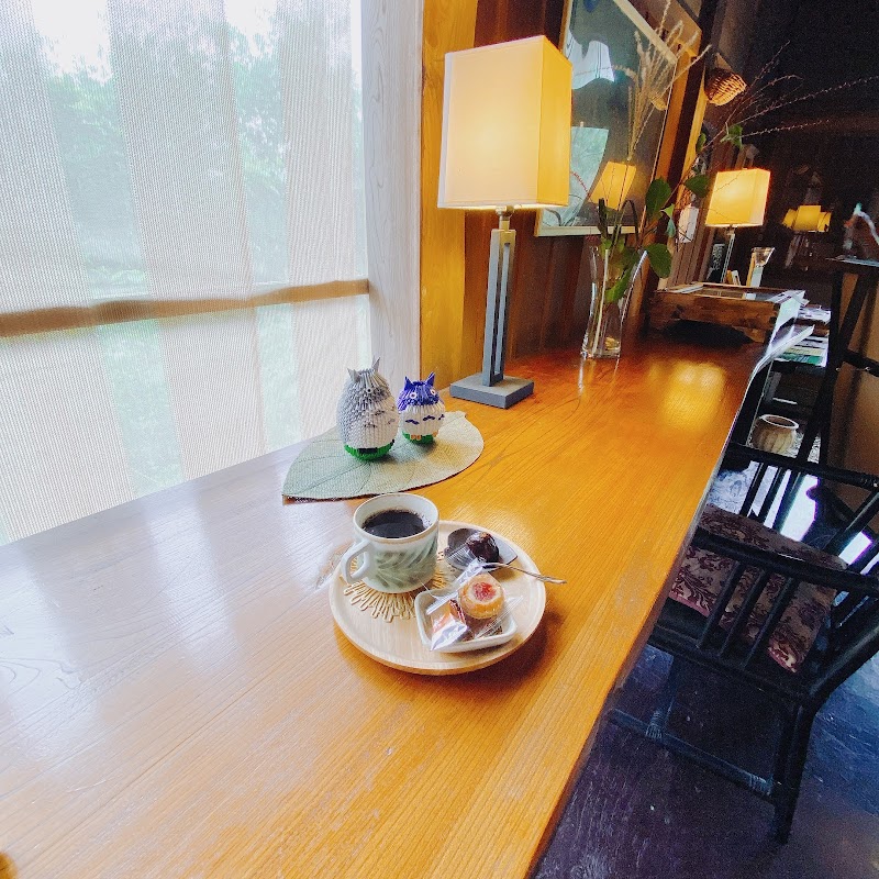 ブックカフェえんじゅ