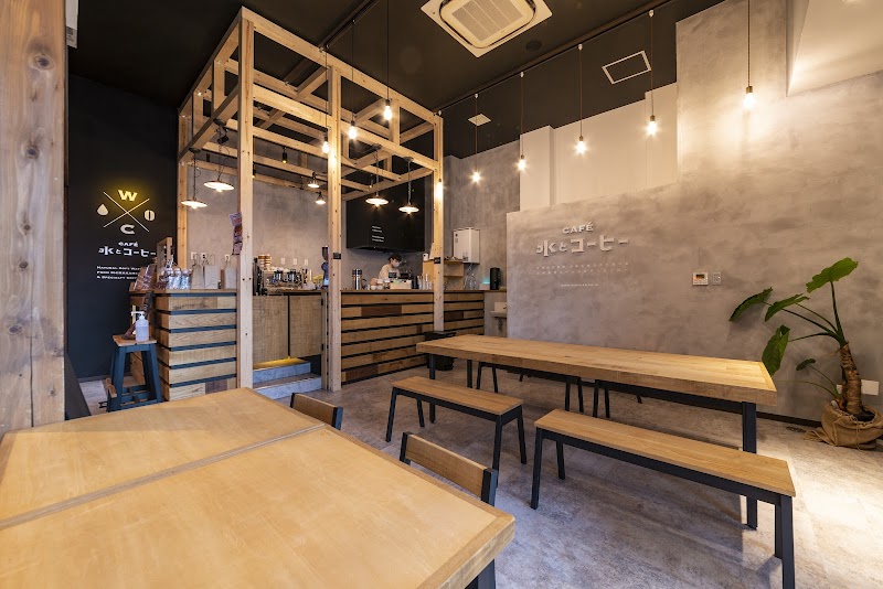 CAFÉ 水とコーヒー 新青森駅店