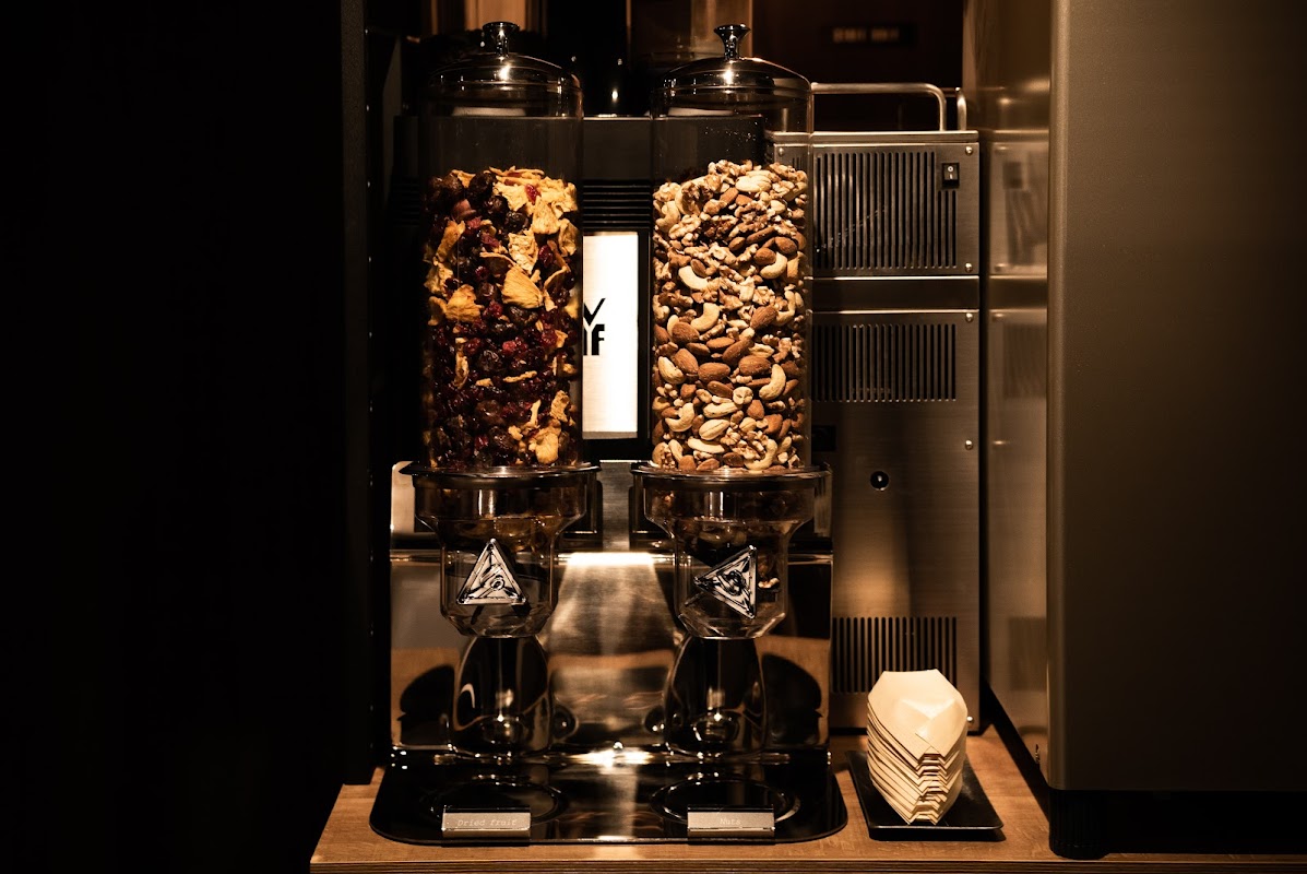予約制 CAFE LOUNGE - Hideout door -