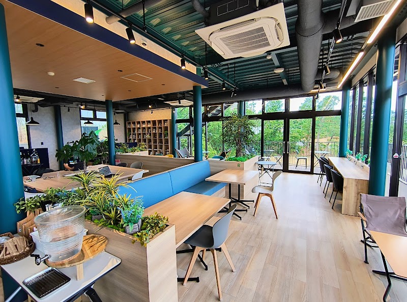 DINING&CAFE SANDBOX 1F (ダイニングカフェ サンドボックス )