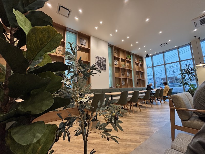 KEY’S CAFÉ 鳥取湖山店