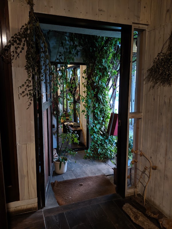 おいものせなか（オーガニック・エコロジー&フェアトレードショップ）+cafe