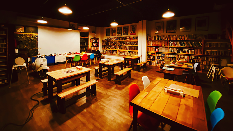 Playground Cafe BOX