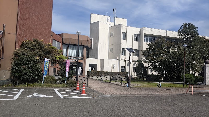 富岡市生涯学習センター｜西富岡駅徒歩7分・市民学習拠点 (講堂使用中止中)