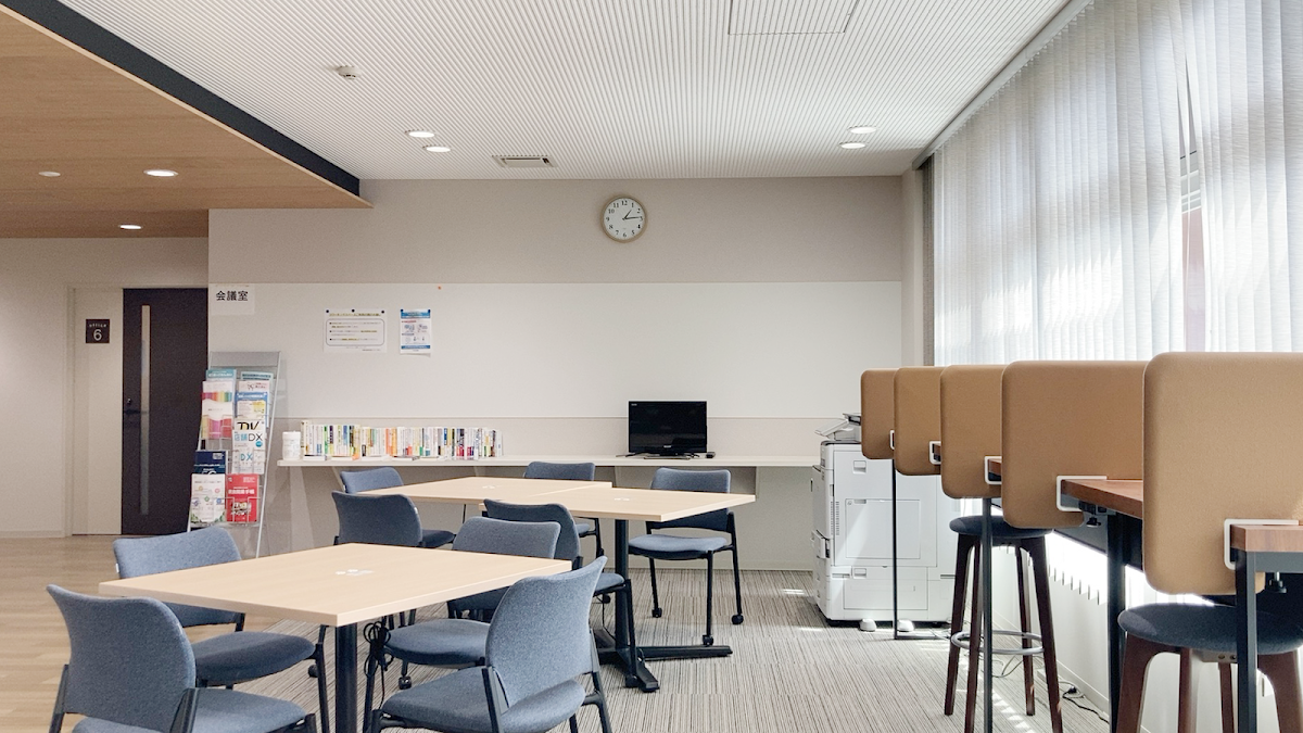 内灘町産業支援センター ＵＭＩ+（ウミダス）