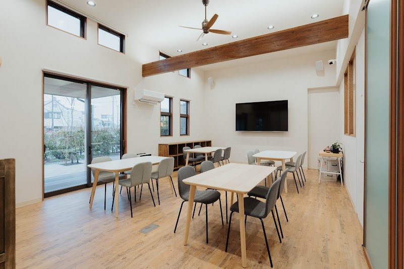 株式会社よんくる