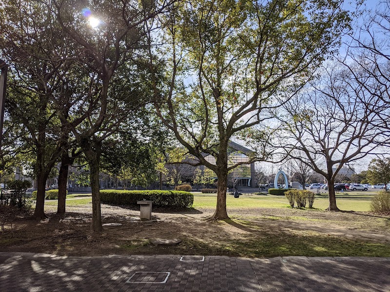 アバンセ(佐賀県立男女共同参画センター·佐賀県立生涯学習センター)
