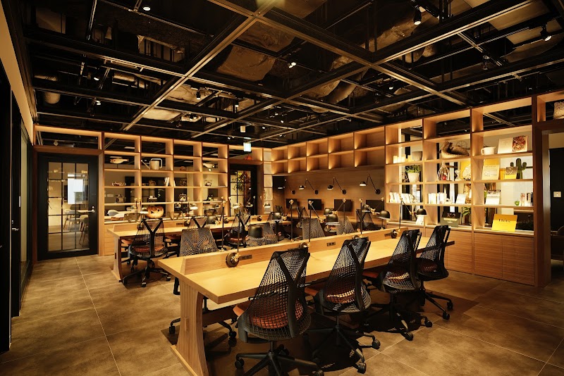 howlive タイムスビル店