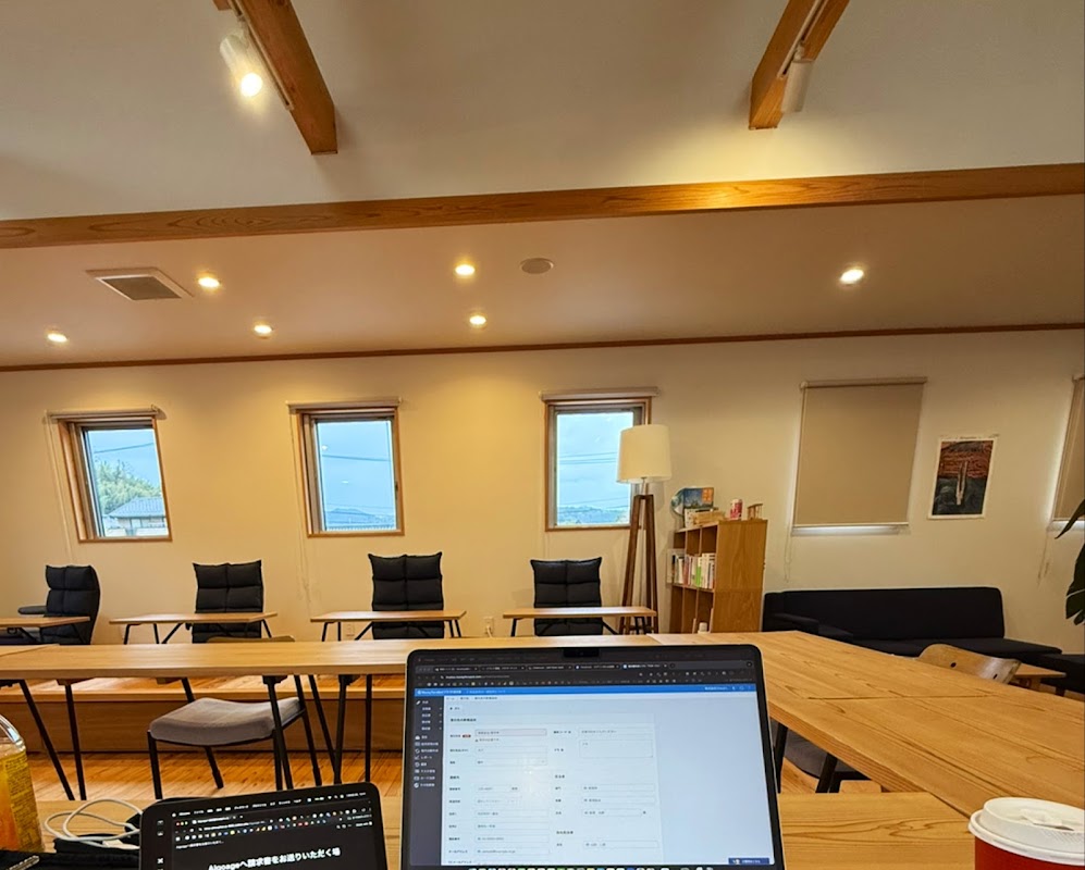 コワーキングハブ南予サイン