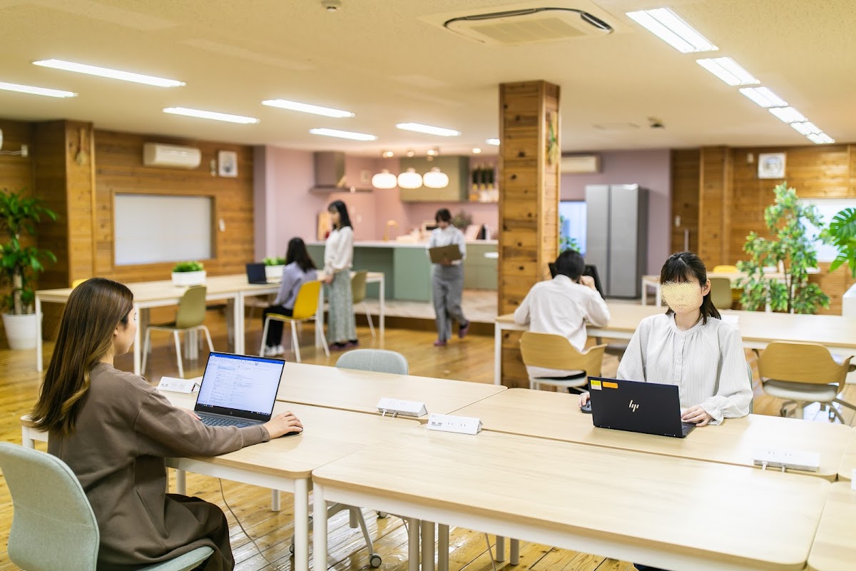 女性専用コワーキングスペース FLUPHOUSE (フラップハウス)