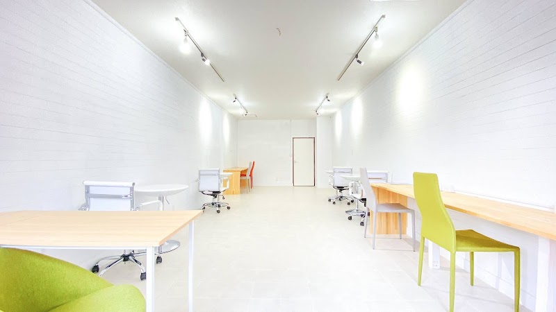 コワーキングスペース KLATCH 石垣島（24時間無人営業中）