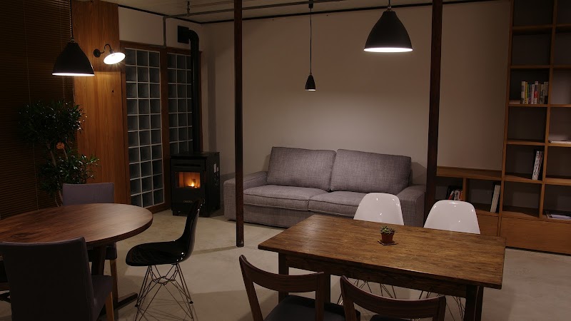 コワーキングスペース スタジオ八百萬