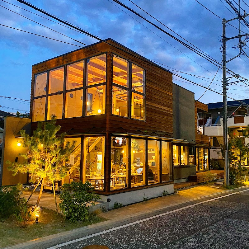 コワーキングスペース TakasunaBASE